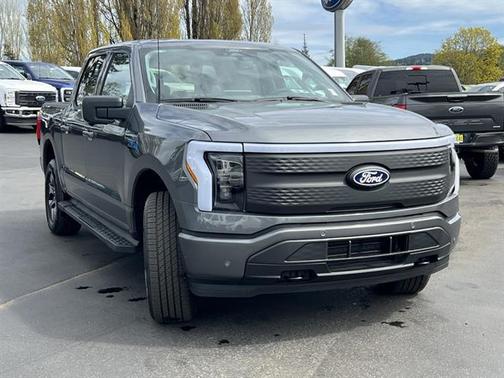 2025 Ford F-150 Lightning Flash