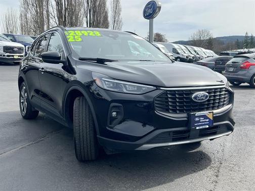 AGATE BLACK METALLIC 2025 Ford Escape PLATINUM