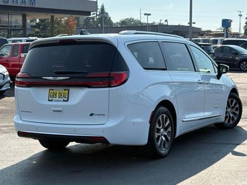 2023 Chrysler Pacifica L
