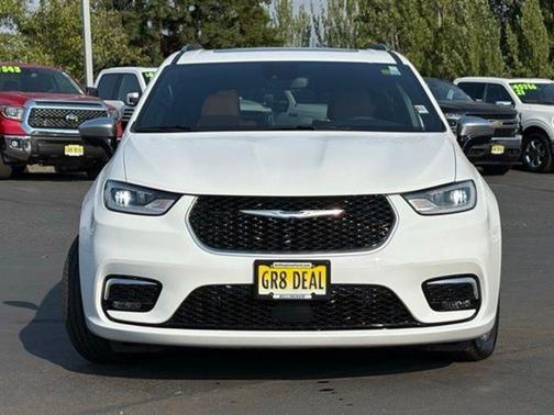 2023 Chrysler Pacifica L