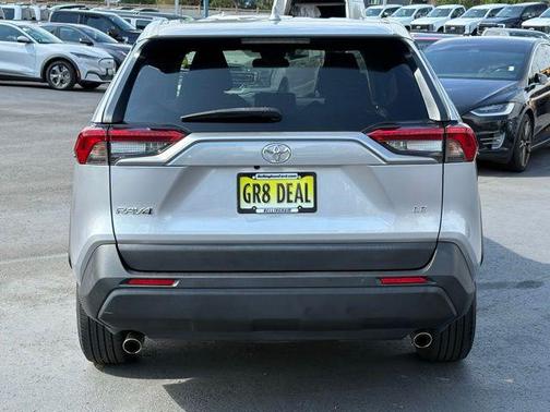 2022 Toyota RAV4 LE
