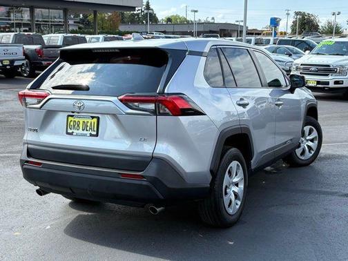 2022 Toyota RAV4 LE