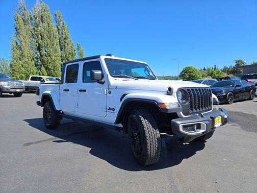 2023 Jeep Gladiator Sport S