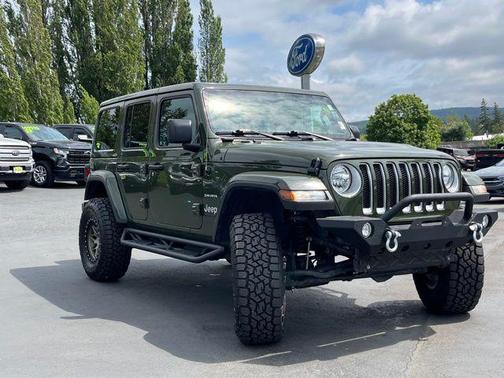 2023 Jeep Wrangler 4-Door Sahara