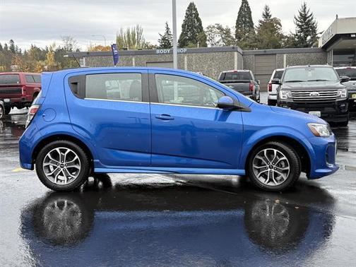 2020 Chevrolet Sonic FWD Hatchback LT 5-Door