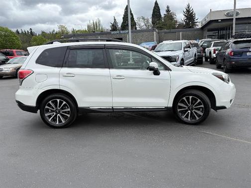 Crystal White Pearl 2018 Subaru Forester 2.0XT TOURING
