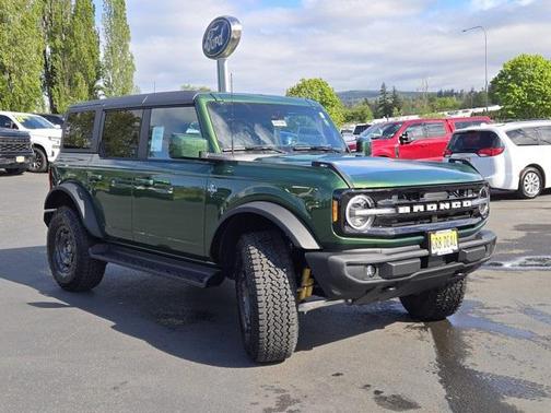 2025 Ford Bronco Outer Banks