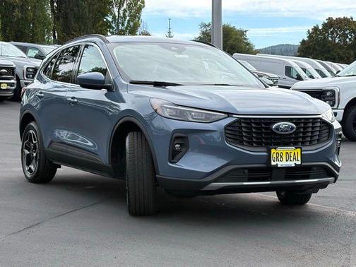 2025 Ford Escape Platinum