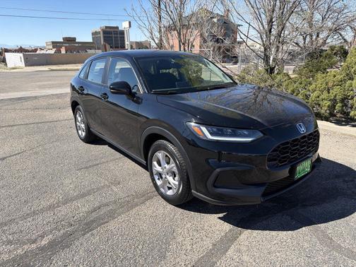 Crystal Black Pearl 2024 Honda HR-V