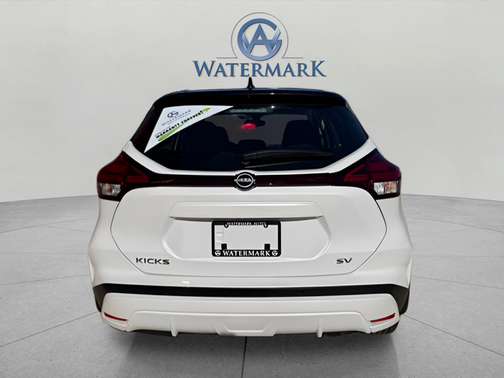 Aspen White / Super Black 2023 Nissan Kicks SV