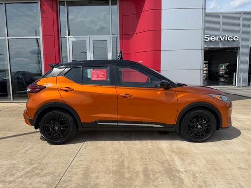 Monarch Orange / Super Black 2023 Nissan Kicks SR