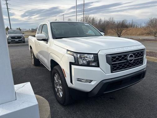 2024 Nissan Frontier SV