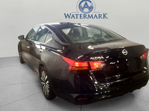 Black 2025 Nissan Altima SV