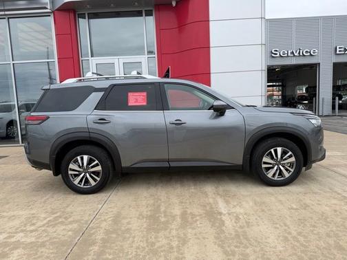 Gun Metallic 2025 Nissan Pathfinder SL