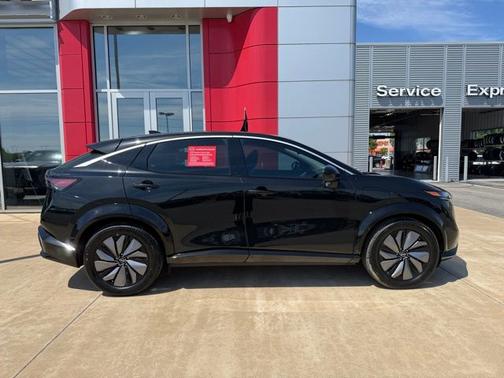 Black Diamond Pearl 2023 Nissan ARIYA VENTURE+