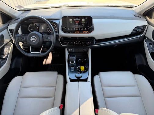 White 2023 Nissan Rogue SL