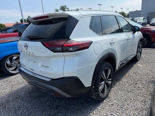 White 2023 Nissan Rogue SL