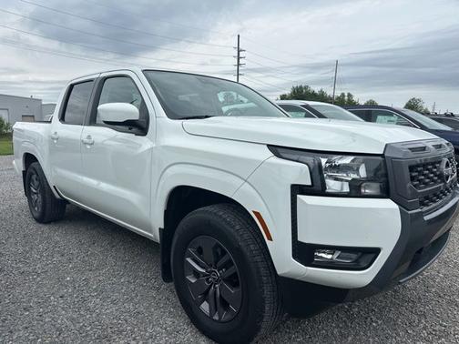 Glacier White 2025 Nissan Frontier SV