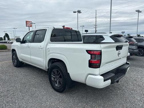 Glacier White 2025 Nissan Frontier SV