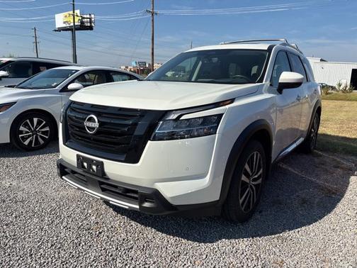 2023 Nissan Pathfinder Platinum