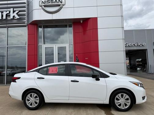 Cloud White 2023 Nissan Versa 1.6 S
