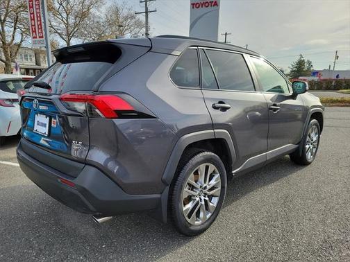 2020 Toyota RAV4 XLE Premium
