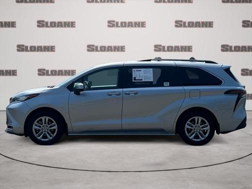 2023 Toyota Sienna XLE 7 Passenger