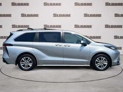 2023 Toyota Sienna XLE 7 Passenger