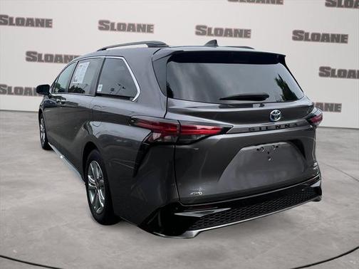 Predawn Gray Mica 2022 Toyota Sienna XSE 7 Passenger