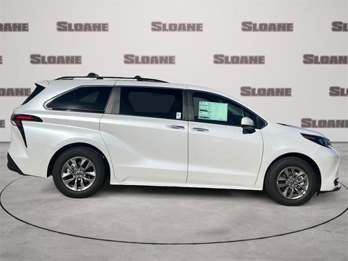 2025 Toyota Sienna XLE