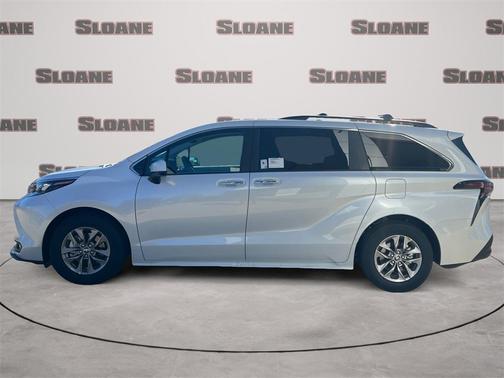 2025 Toyota Sienna XLE