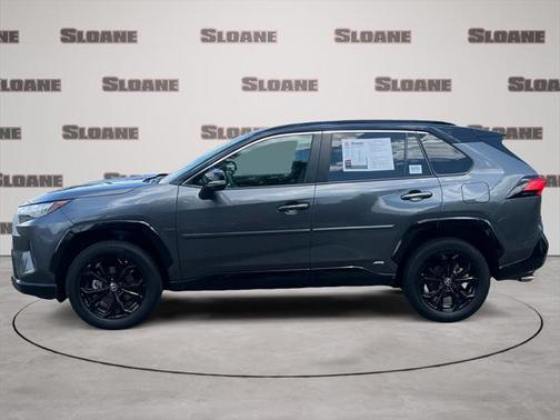 2022 Toyota RAV4 Hybrid SE