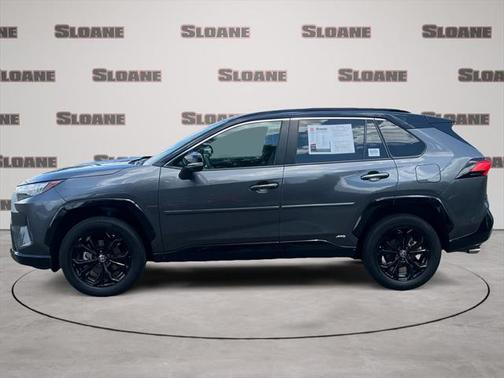 2022 Toyota RAV4 Hybrid SE