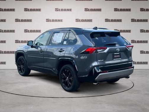 2022 Toyota RAV4 Hybrid SE