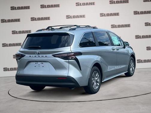 2025 Toyota Sienna LE