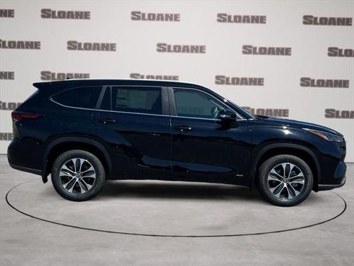 2025 Toyota Highlander Hybrid XLE