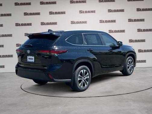 2025 Toyota Highlander Hybrid XLE