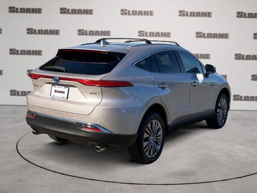 Titanium Glow 2023 Toyota Venza XLE