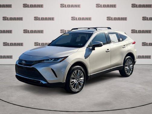 Titanium Glow 2023 Toyota Venza XLE