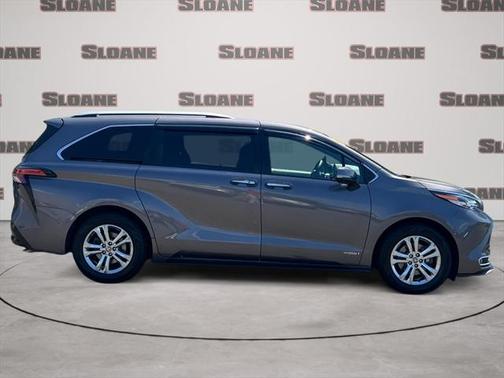 2021 Toyota Sienna Limited 7-Passenger