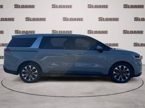 Ceramic Silver 2022 Kia Carnival EX