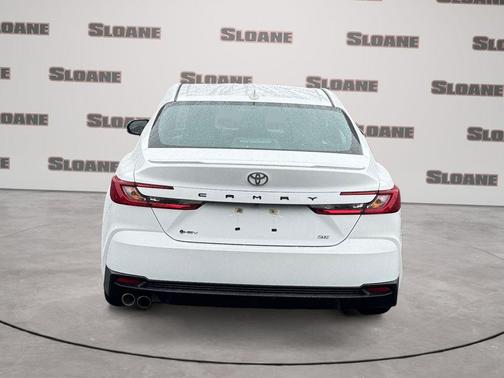 Ice Cap 2025 Toyota Camry SE
