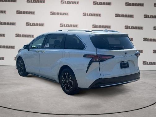 Wind Chill Pearl 2026 Toyota Sienna Platinum