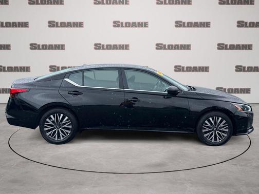Super Black Clearcoat 2026 Nissan Altima 2.5 SV