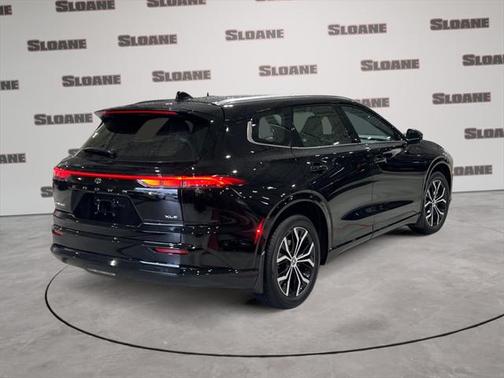 2025 Toyota Crown Signia XLE