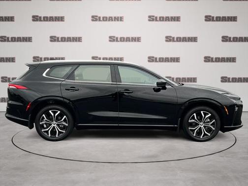 2025 Toyota Crown Signia XLE