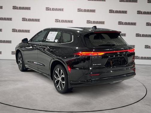 2025 Toyota Crown Signia XLE