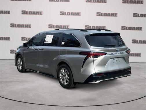 2022 Toyota Sienna XSE 7 Passenger
