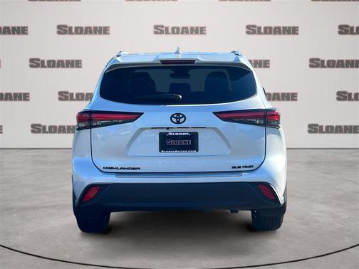 Wind Chill Pearl 2022 Toyota Highlander XLE