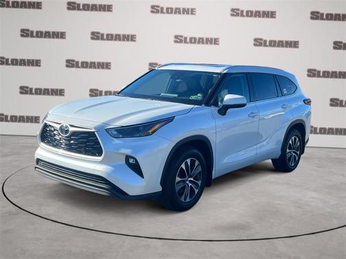 Wind Chill Pearl 2022 Toyota Highlander XLE